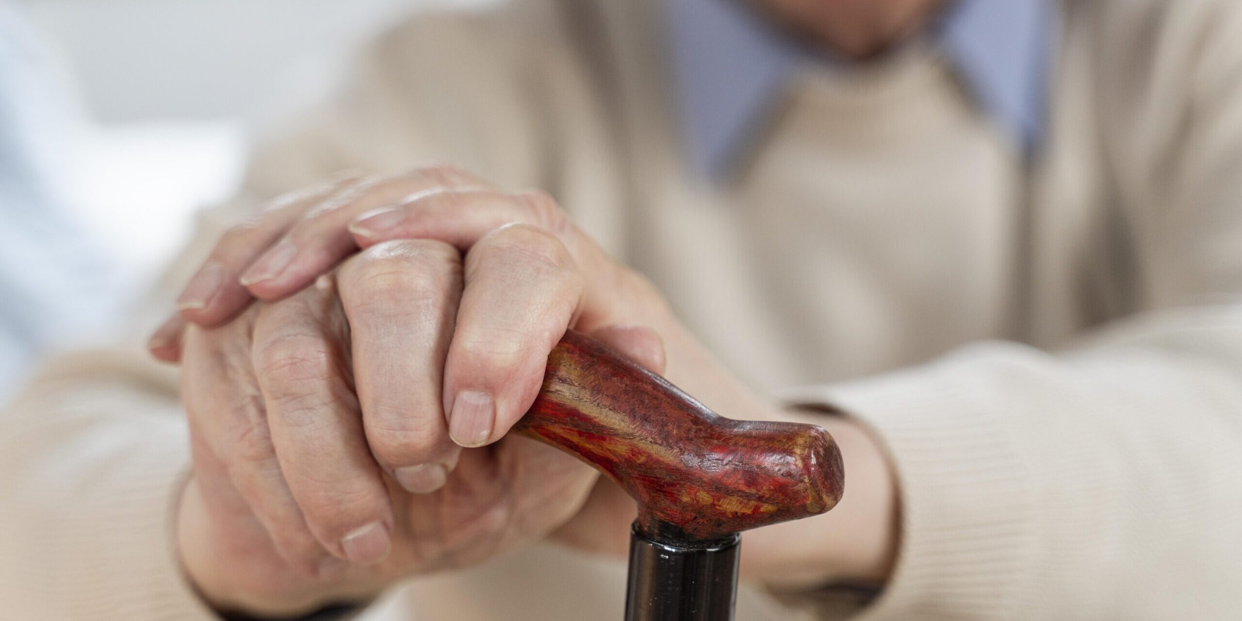 Família interdita idoso de 84 anos que transferiu R$ 190 mil à namorada Família interdita idoso de 84 anos que transferiu R$ 190 mil à namorada